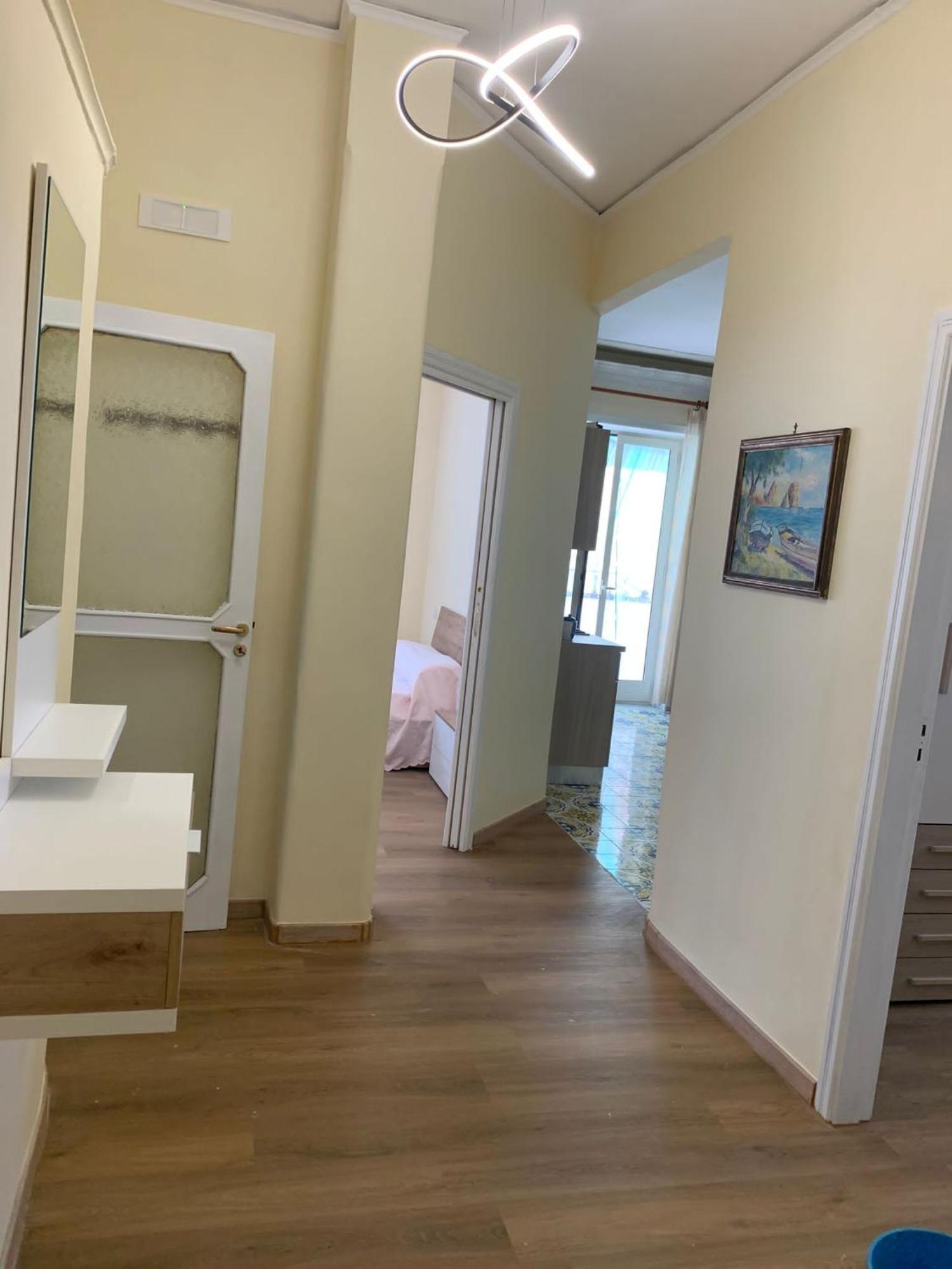 Mirabilis, 2 Piano Apartment